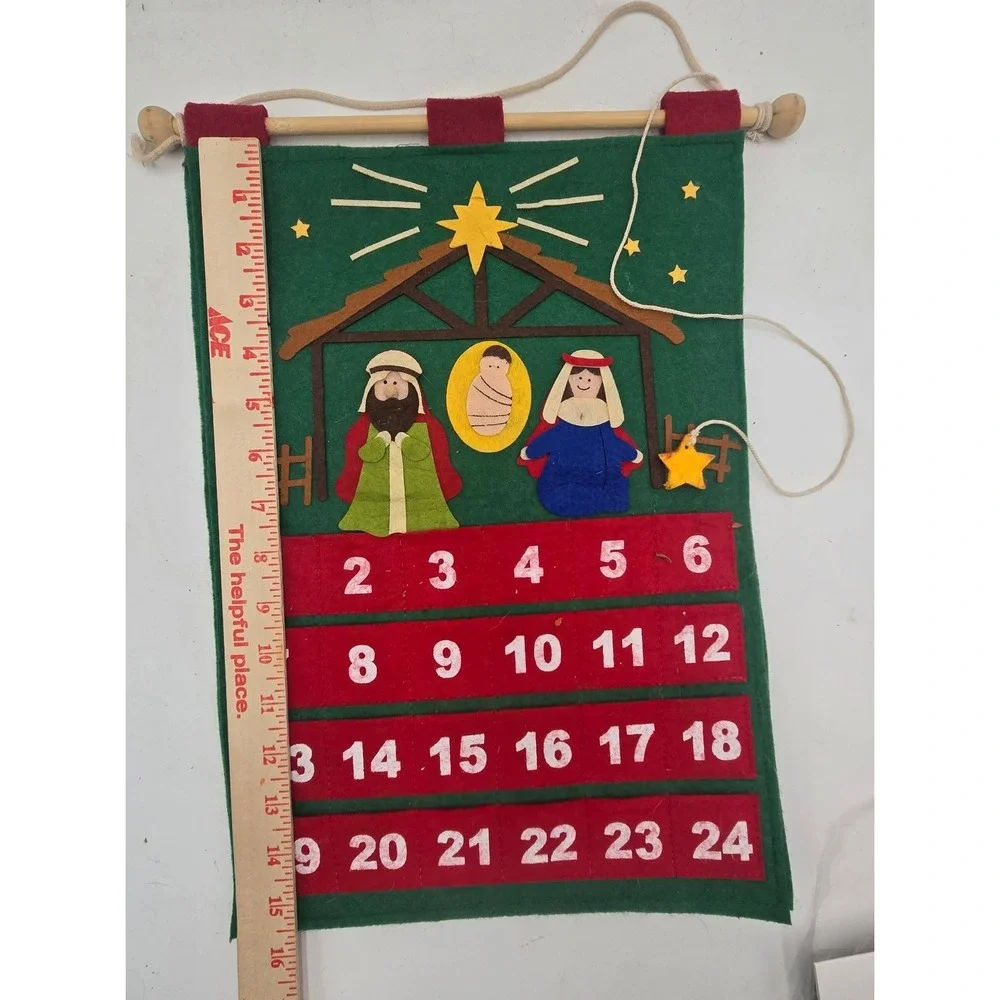 Vintage Nativity Felt Advent Calendar Wall Hanging Manger Scene Green Red w star